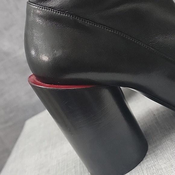 Givenchy Black Leather Stretch Runway Boot Block Heel Women\'s SZ 37 / 7 US READ
